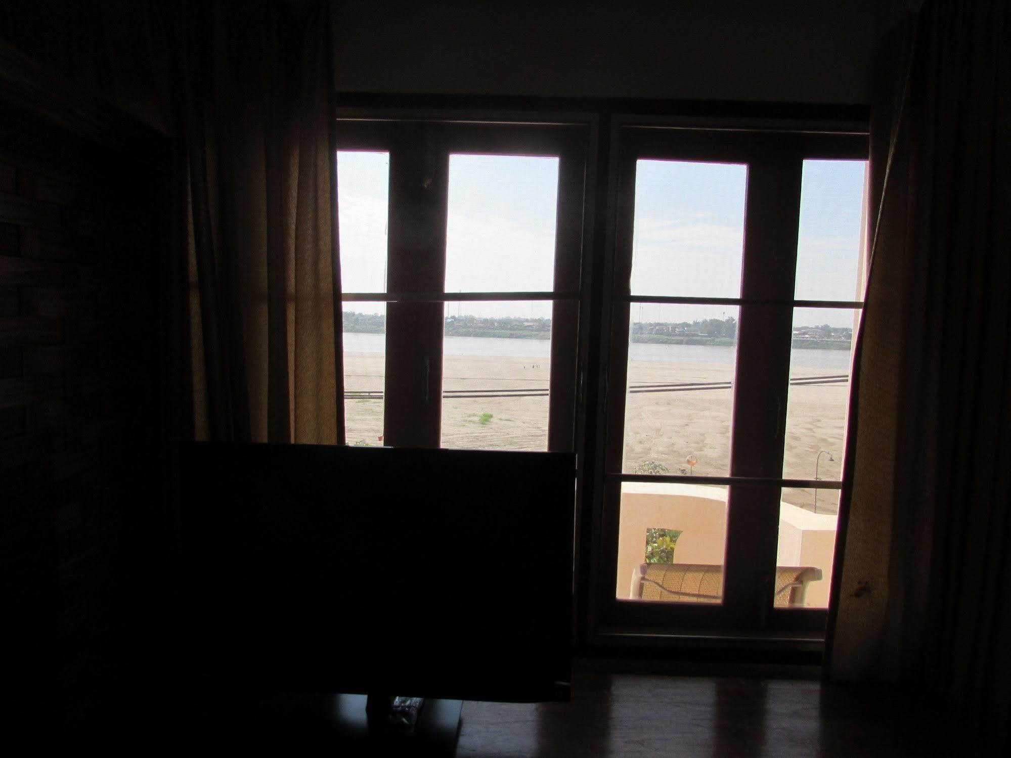 Nalinthone Guesthouse Ban Nongdouang Exterior foto