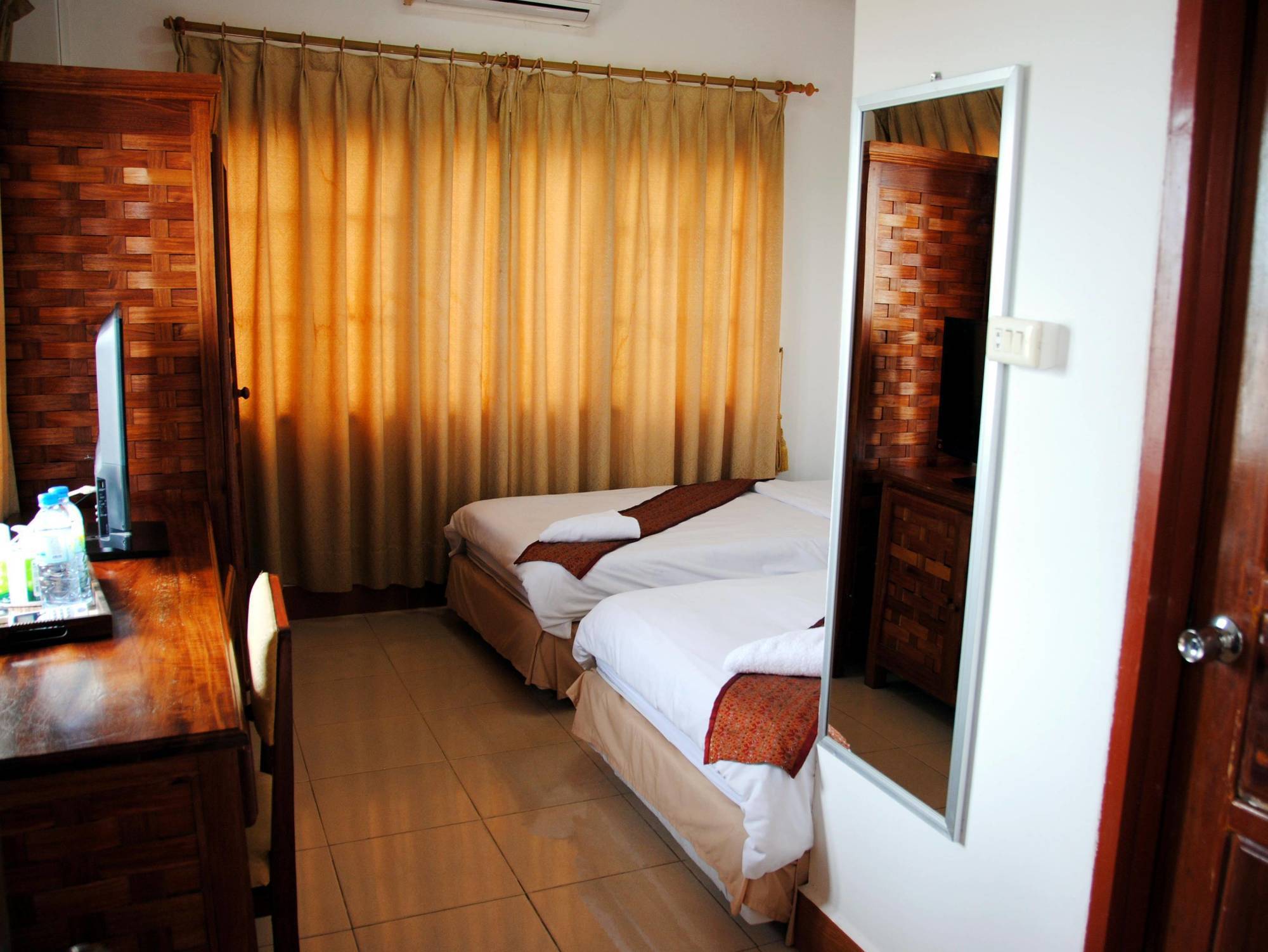 Nalinthone Guesthouse Ban Nongdouang Exterior foto